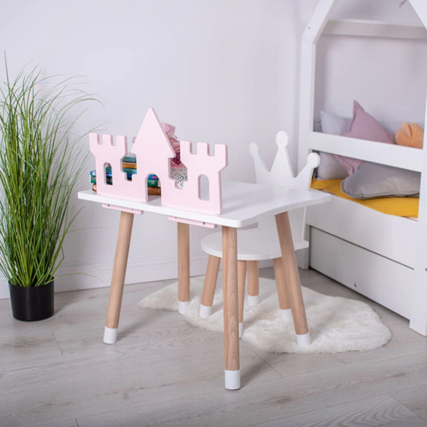 Meja berbentuk kastil putri dengan detail menawan